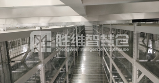 閣樓貨架助力企業實現倉庫空間三維化存儲,提高存取效率
