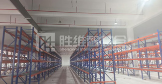 倉庫不夠用、找貨難？看重型貨架如何給寧波塑料企業(yè)帶來驚喜！