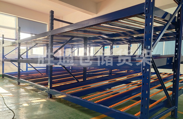 聯(lián)合華發(fā)五金流利條貨架.jpg